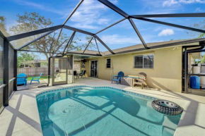 Cozy Relaxing Escape- Heated Pool Mins to Beach